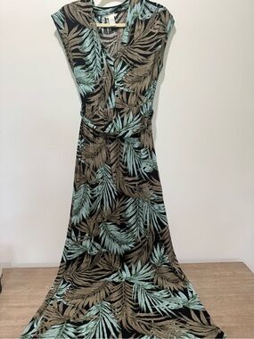 H&M Maxi Dress with Mint and Taupe Leaf Print | Very Good Condition